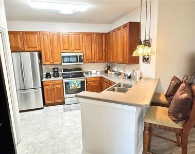 2052 Inverness Greens Drive - Photo Thumbnail 12