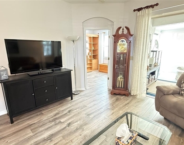 2052 Inverness Greens Drive - Photo Thumbnail 21