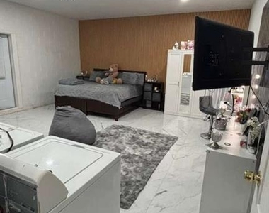 2800 Via Largo Court - Photo Thumbnail 2