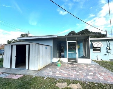 1400 Carolina Avenue - Photo Thumbnail 5