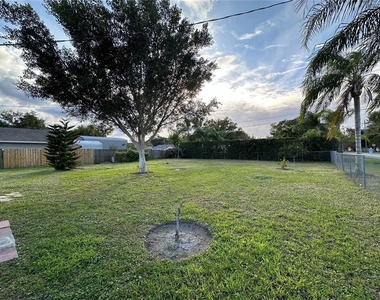 1400 Carolina Avenue - Photo Thumbnail 4