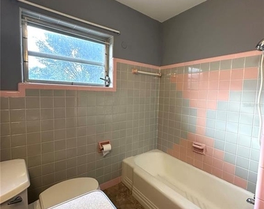 1400 Carolina Avenue - Photo Thumbnail 17