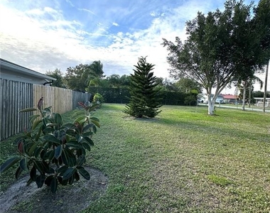 1400 Carolina Avenue - Photo Thumbnail 8