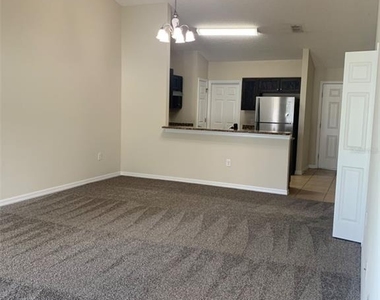 521 Montana Avenue - Photo Thumbnail 3