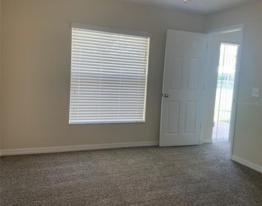 521 Montana Avenue - Photo Thumbnail 8