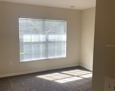521 Montana Avenue - Photo Thumbnail 4