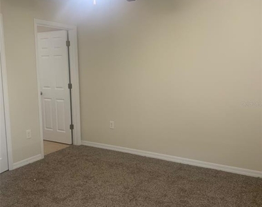 521 Montana Avenue - Photo Thumbnail 7