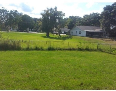 521 Montana Avenue - Photo Thumbnail 10