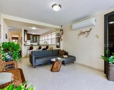 1202 Magdalena - Photo Thumbnail 7