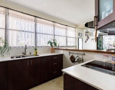 1202 Magdalena - Photo Thumbnail 6