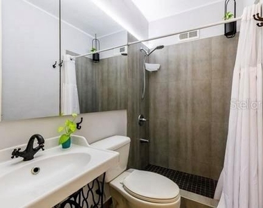 1202 Magdalena - Photo Thumbnail 8