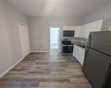 103 S Westland Avenue - Photo Thumbnail 2