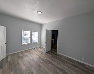 103 S Westland Avenue - Photo Thumbnail 3