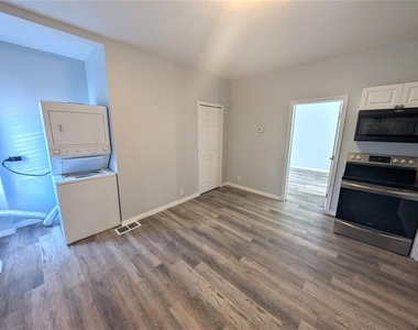 103 S Westland Avenue - Photo Thumbnail 1