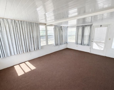 3442 N Tamarisk Avenue - Photo Thumbnail 11