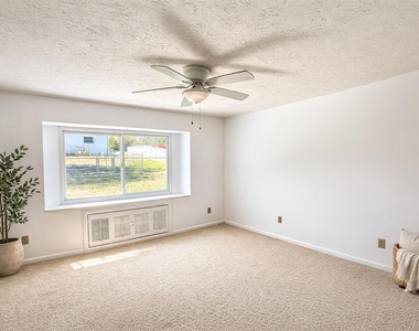 3442 N Tamarisk Avenue - Photo Thumbnail 10
