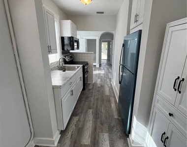 209 Taylor Avenue - Photo Thumbnail 8