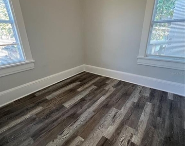 209 Taylor Avenue - Photo Thumbnail 3