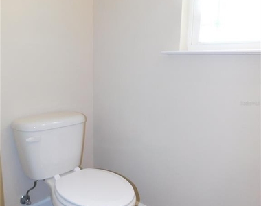 5156 Nw 21st Drive - Photo Thumbnail 7