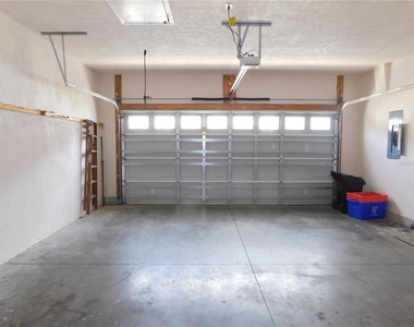 5156 Nw 21st Drive - Photo Thumbnail 6