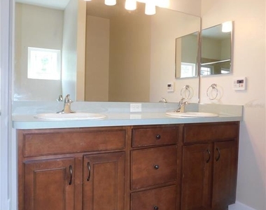 5156 Nw 21st Drive - Photo Thumbnail 15