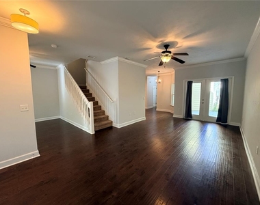 5156 Nw 21st Drive - Photo Thumbnail 5