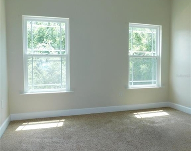 5156 Nw 21st Drive - Photo Thumbnail 10