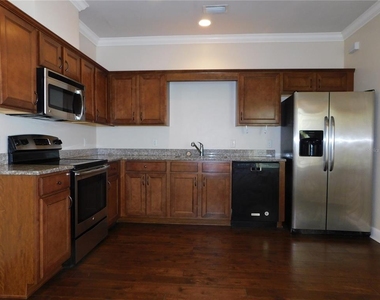 5156 Nw 21st Drive - Photo Thumbnail 9