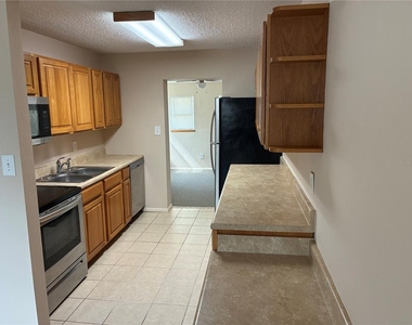 198 Oak Street - Photo Thumbnail 1