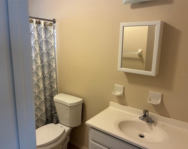 198 Oak Street - Photo Thumbnail 5