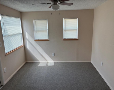 198 Oak Street - Photo Thumbnail 7