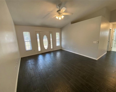 9195 Se 163rd Street - Photo Thumbnail 2