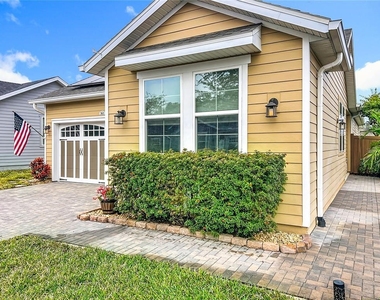 383 Alcove Drive - Photo Thumbnail 4