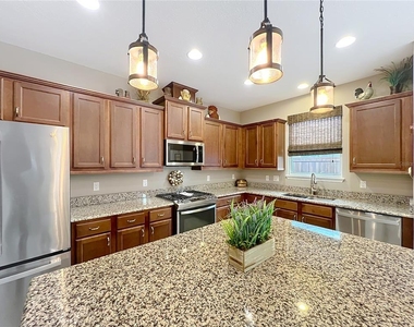 383 Alcove Drive - Photo Thumbnail 13