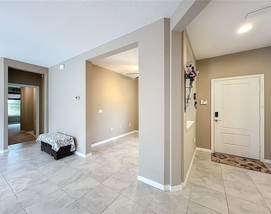 383 Alcove Drive - Photo Thumbnail 11