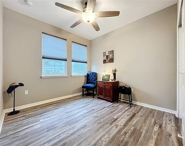 383 Alcove Drive - Photo Thumbnail 27