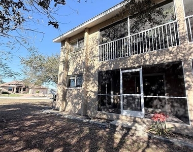 2845 Magdalina Drive - Photo Thumbnail 9