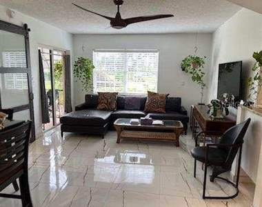 19505 Quesada Avenue - Photo Thumbnail 2
