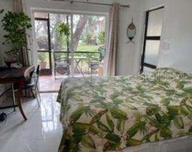 19505 Quesada Avenue - Photo Thumbnail 4