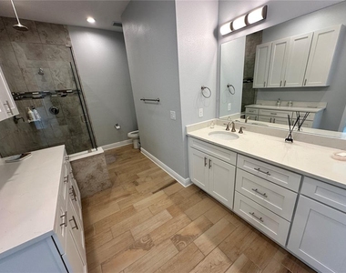 3426 W 79 Street W - Photo Thumbnail 21