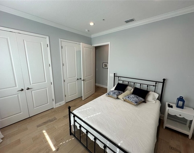 3426 W 79 Street W - Photo Thumbnail 26