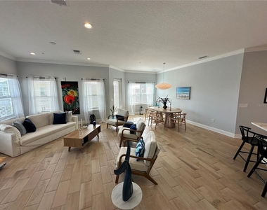 3426 W 79 Street W - Photo Thumbnail 8