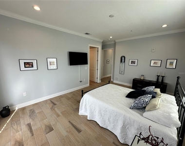 3426 W 79 Street W - Photo Thumbnail 16