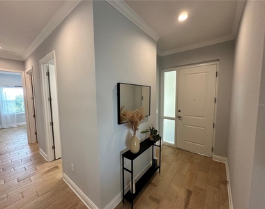 3426 W 79 Street W - Photo Thumbnail 2
