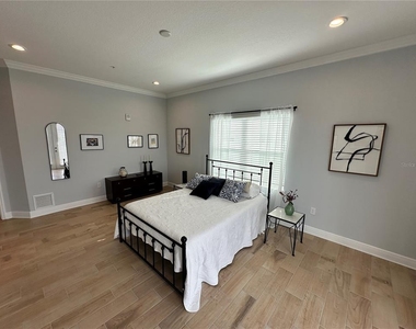 3426 W 79 Street W - Photo Thumbnail 17