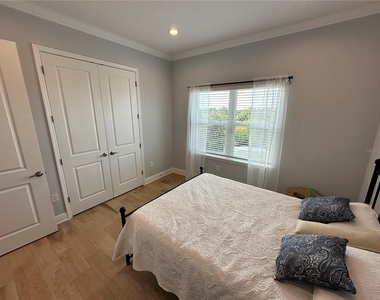 3426 W 79 Street W - Photo Thumbnail 30