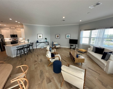 3426 W 79 Street W - Photo Thumbnail 9