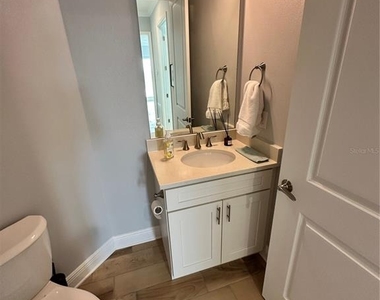 3426 W 79 Street W - Photo Thumbnail 27