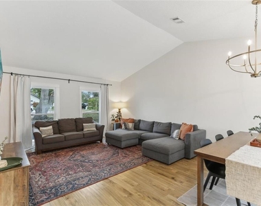 3775 Springhill Circle - Photo Thumbnail 2