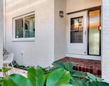 862 Hudson Avenue - Photo Thumbnail 17